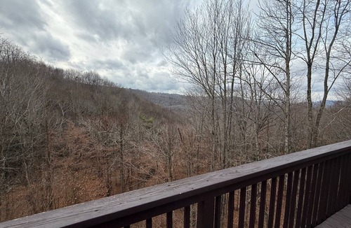 Beech Mountain Cabin | Cozy and spacious 6BR/5BA mountain haven at Beech Mountain, breathtaking views!