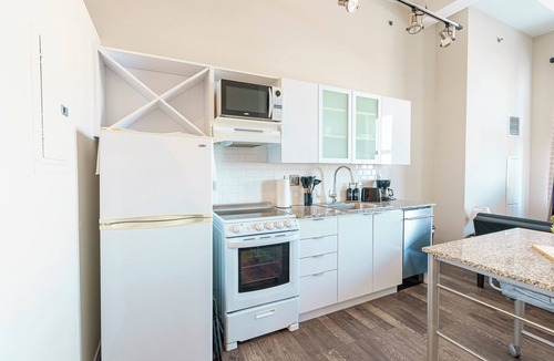 Downtown Cincinnati Apartment | Cozy apartment in Charming Cincinnati with fitness room, WiFi, AC