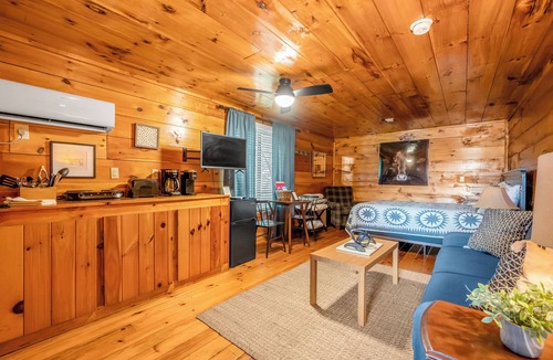 Farmers Cabin | Cozy Cabin Near Cave Run Lake & Marina #1