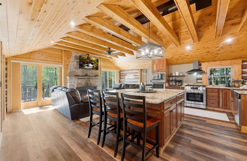 Blakeslee Cabin | Cozy Cabin, Sauna! Hot Tub! Filtered Lake Views!