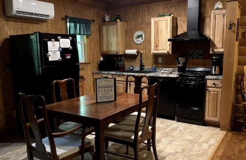 Bruceton Mills Cabin | Cozy Cabin with Fire Pit and Hot Tub in Bruceton Mills, West Virginia