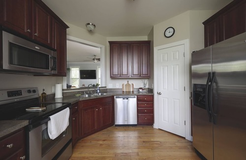 Cleveland Park Cottage | Cozy Casa in East Nashville 1 mi from Downtown! Fully Furnished, Private Home