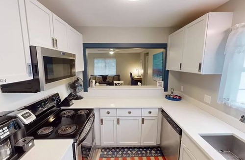 Port Royal House | Cozy, Coastal Retreat! Minutes from Parris Island!