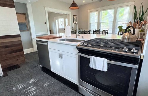 Oakley House | Cozy & Convenient Oakley Home | Cincinnati