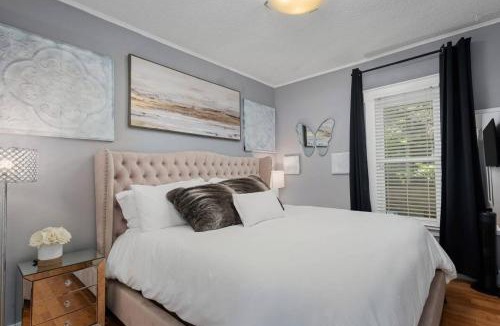 Shelby Hills House | Cozy Cottage w Hot Tub & Fire Pit 17Mi to DT