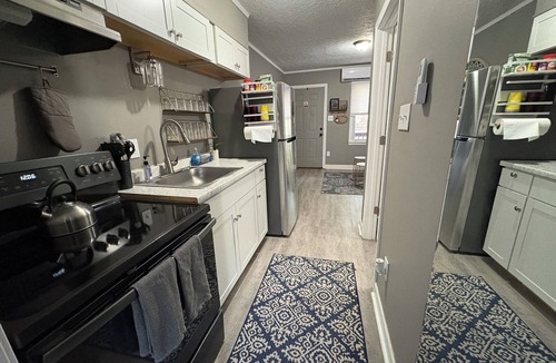 Fayetteville Apartment | Cozy Court Street #5