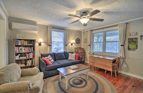 Fries House | Cozy Fries Escape w/Mountain & River Views!