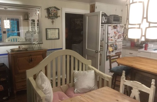 Franklin House | Cozy, Furnished, Creekside View 3bd/2ba
