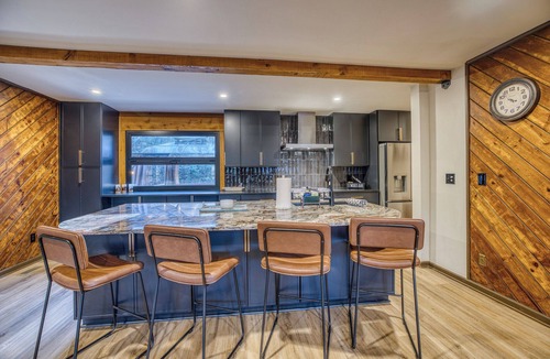 Ellijay Cabin | Cozy Getaway in Ellijay, GA Hot Tub Fire Pit Dog Friendly Mountain Retreat