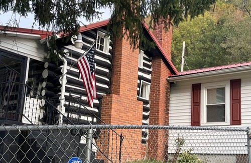 Pennington Gap House | Cozy home located in the heart of Pennington Gap Va. Pet friendly.