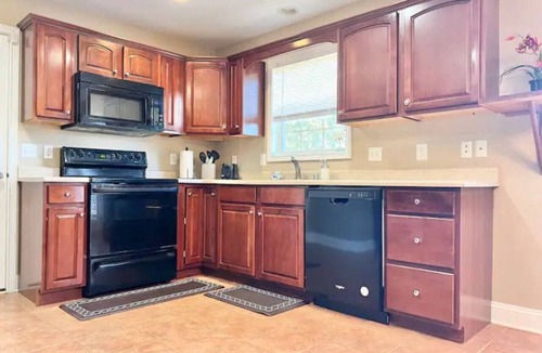 Richmond House | Cozy Home on Golf Course: Near I-75 & Buc-ee`s