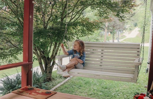 Pittman Center Cottage | Cozy Home✨ the best ofGatlinburg and National Park. WALK to the River
