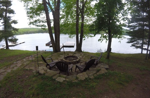 North Glade Hills Cabin | Cozy Lakefront Cabin with Stunning Views!