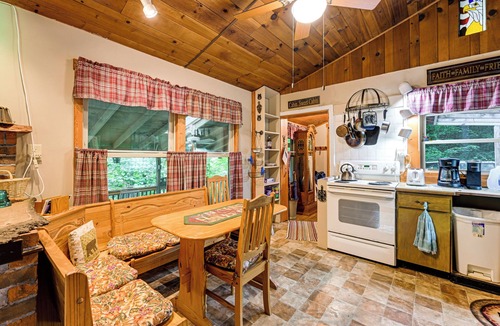 Franklin Cabin | Cozy Little Cabin to Make Lasting Memories