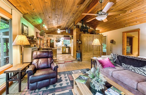 Franklin Cabin | Cozy Little Cabin to Make Lasting Memories
