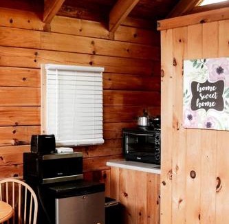 Columbia House | Cozy Log Cabin near Cumberland Lake State Park, Perfect for an Outdoor Adventure