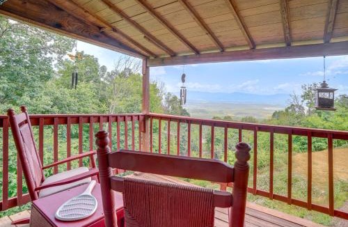 Luray Apartment | Cozy Luray Cabin w/Views: Near Hiking Trails!