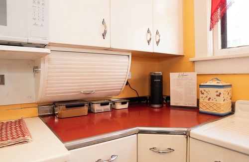 Vollintine-Evergreen House | Cozy Midtown Home near Rhodes College, Zoo, Medical Center, Graceland & Beale St