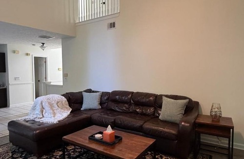 Suwanee House | Cozy modern Mediterranean haven, 1 King 2 Queens