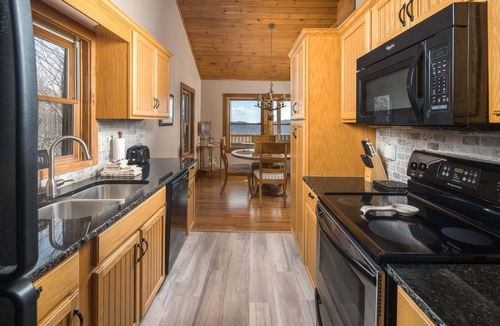 Blowing Rock Cabin | Cozy Mountain Cabin With Views, Fireplace, Hot Tub Near Blowing Rock