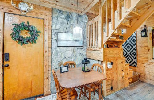 Roaring Gap House | Cozy Nature Escape! Roaring Gap Cabin w/Patio
