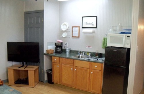 Fancy Gap Cabin | Cozy One-Bedroom Cabin Rental in Blue Ridge Mountains of Virginia