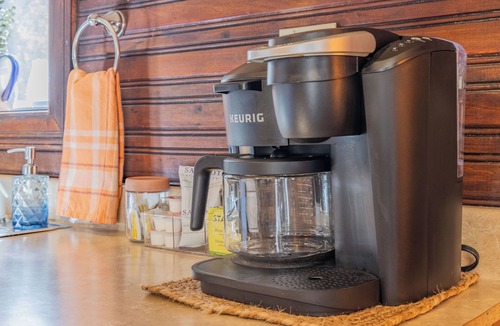 Rogers Cabin | Cozy Pet Friendly Cabin Near Red River Gorge - NEW Hot Tub + Fire Pit Nights