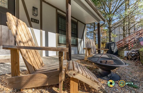 Basye House | Cozy Renovated Woodland Townhome | Minutes from Bryce Resort!