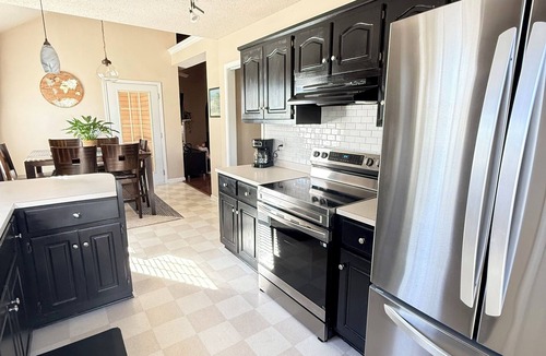Rock Hill House | Cozy Rock Hill Retreat with Fire Pit & Screened Porch - Sleeps 8+ & Pet Friendly