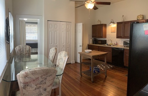 Schnitzelburg House | Cozy Shotgun house in Schnitzelburg! Close to Downtown hospitals