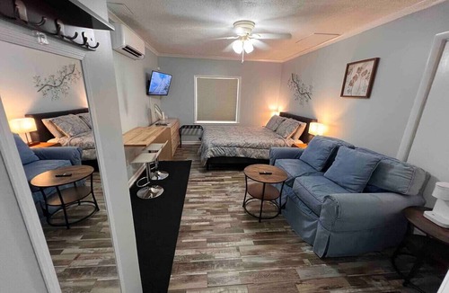 Burton Condo | Cozy Studio Retreat. Pets are allowed