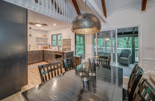 Big Canoe Cabin | Cozy Stylish Cabin in the Heart of Big Canoe