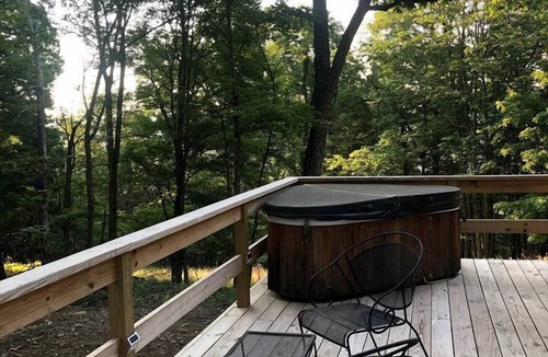 Mathias Cabin | Cozy Tiny House for a Peaceful Escape near Lost River, West Virginia