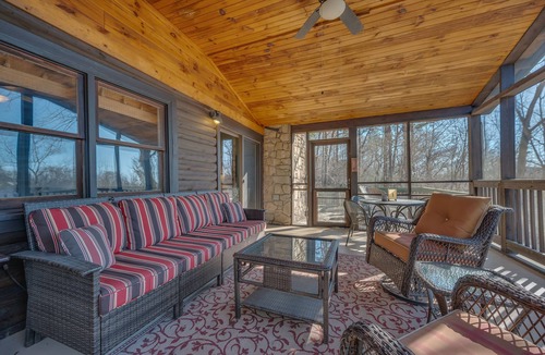 Lake Lure Cabin | Cozy Tucked Away Log Cabin- Lake/Mountain views!