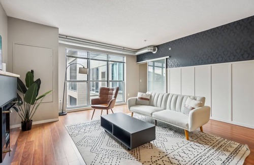 Mill District Apartment | CozySuites 2BR Mill District with pool, gym # 01
