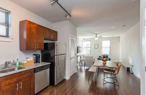 Hillsboro Village Apartment | Cozysuites Music Row Stylish 2BR in Nashville! 59