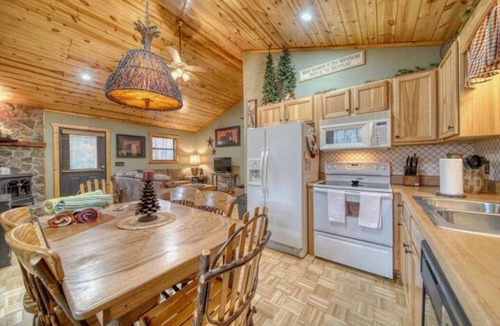 Hiawassee Cabin | Creekside Cabin - Hot Tub, Firepit, Porch