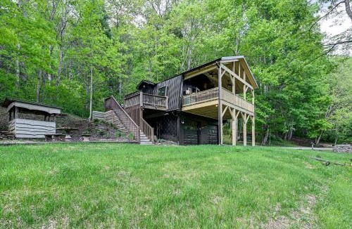 Highlands House | Creekside Cabin: Tubing, Trails & Highlands Charm!