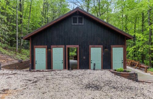 Pine Ridge House | Creekside - Camping Cabin Retreat - RRG KY