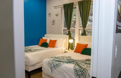 Mills River House | Creekside Guest House Mountains And Relax to the soothing sound of the creek