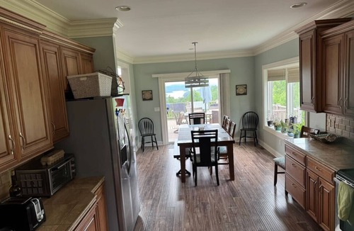 Burkesville House | Creekview Manor