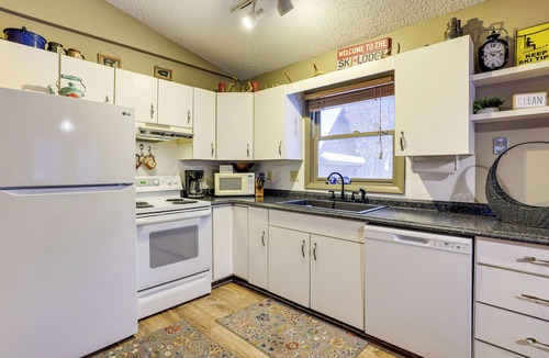 Thompsonville Cabin | Crystal Mountain Resort Cabin: Golf, Hike, Swim!
