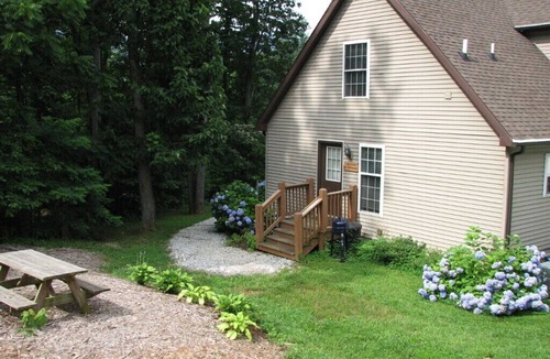 Roseland Apartment | Cub Creek Mt Getaway Near Wintergreen and the Blue Ridge Parkway