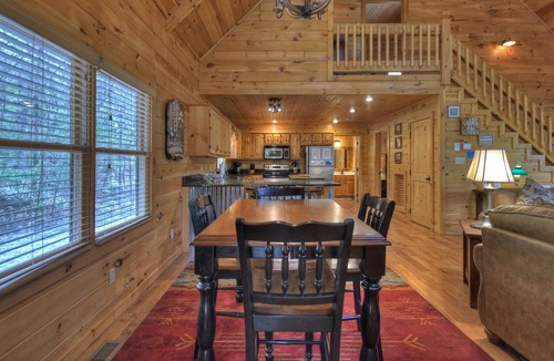 Copperhill Cabin | Custom Tennessee Mountain Retreat- Close to Whitewater Rafting & Ziplining