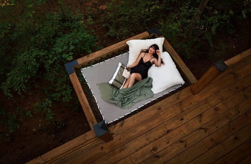 Guntersville Cabin | Cute Elevated Tiny House with Private Hot Tub for Romantic Escapes in Alabama