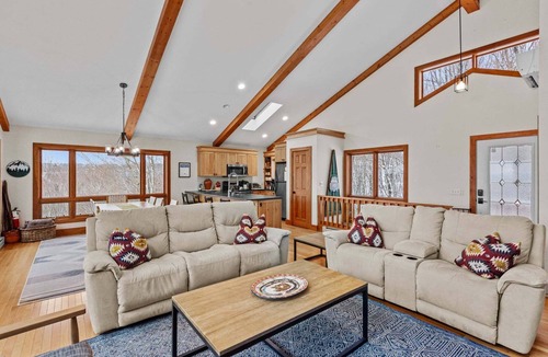 Beech Mountain Cabin | Daisy Ridge - Expansive Mountain View, Pets OK, Beech Mtn Club option, foosball, arcade