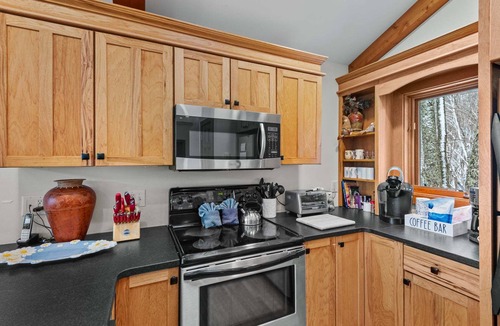 Beech Mountain Cabin | Daisy Ridge - Expansive Mountain View, Pets OK, Beech Mtn Club option, foosball, arcade