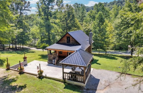 Jamestown Cabin | Dale Hollow Cabin, Hot Tub, Fireplace, Lake Access