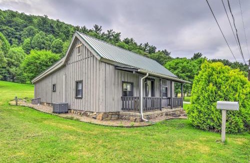 Damascus House | Damascus Cottage w/Fire Pit - 1 Mi to Trails