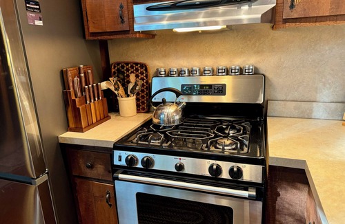 Highlands Cabin | Dancing Bear: Top rated on 2 Private Creek acres w screened porch, WiFi, Grill